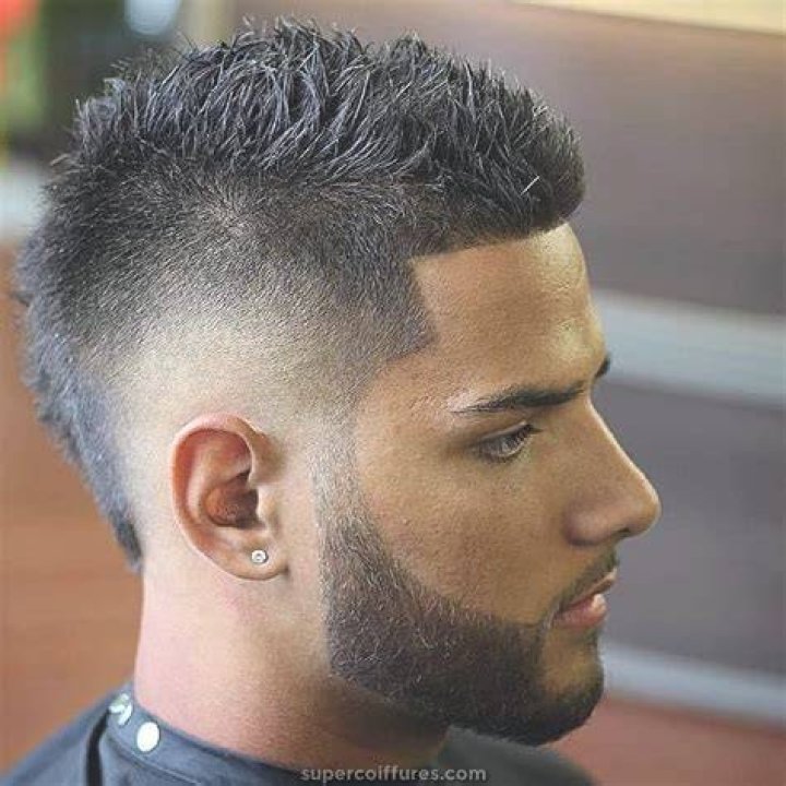15 coiffures mohawk pour les hommes &agrave; la recherche de suave