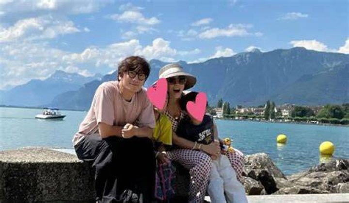 A Window Into The Actor's Family Life
