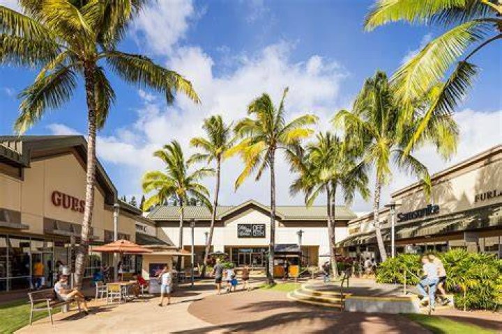 About Waikele Premium Outlets&reg; A Shopping Center in Waipahu, HI A