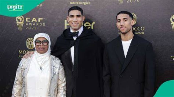 Achraf Hakimi Parents, Wife, Family, Siblings, Mother, Father, Sister