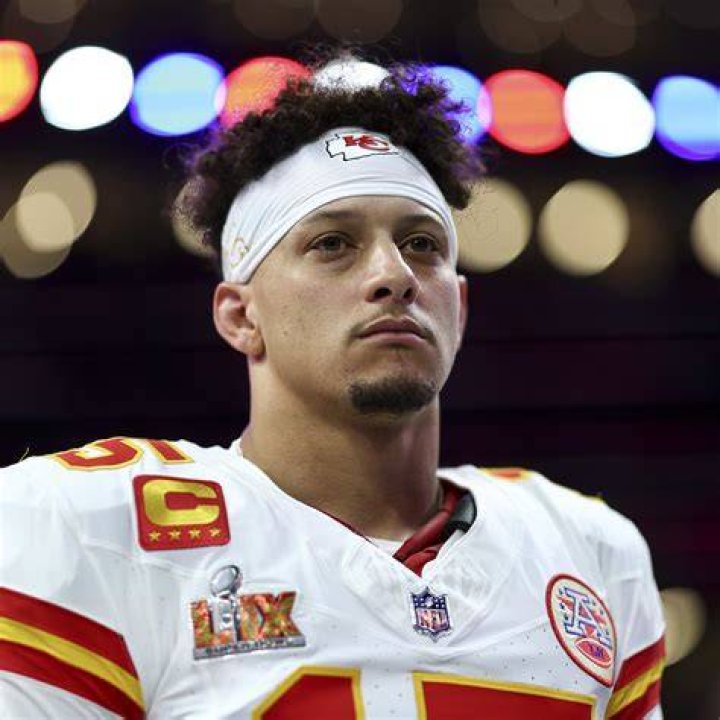 Adorable Pictures of NFL Players Caught Being Dads