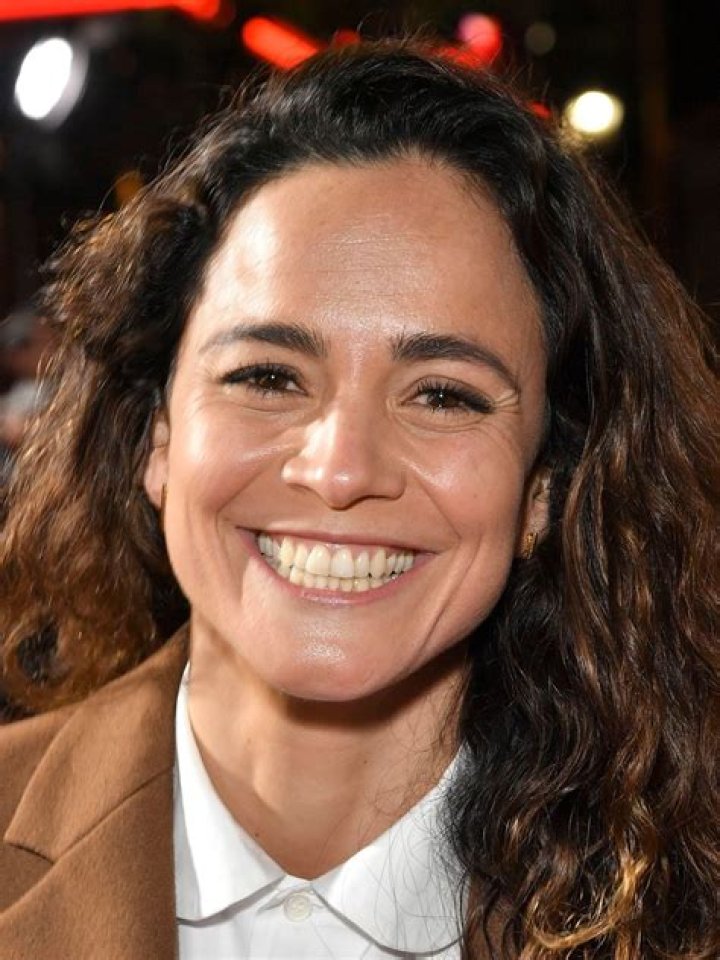 Alice Braga Age, Parents, Net Worth, Height, Weight, Sister, Career