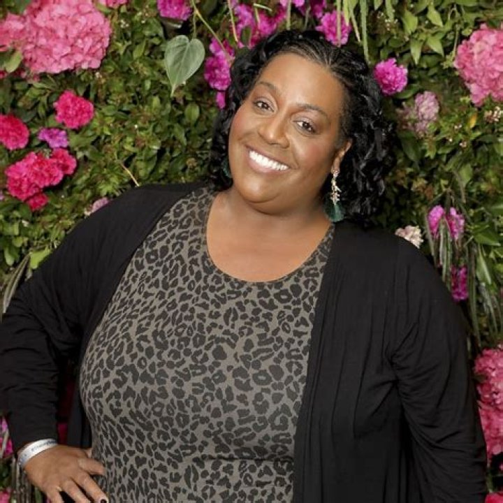 Alison Hammond practices kissing technique on Celebs Go Dating&rsquo;s Anna