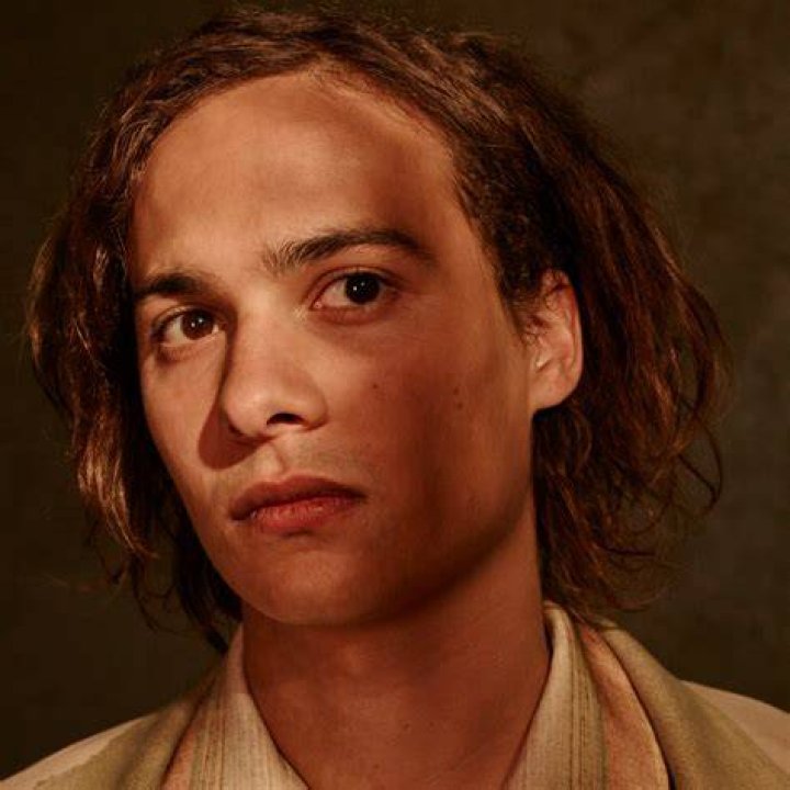 All About British Actor Frank Dillane: Parents, Ethnicity, Height |