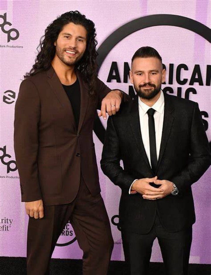 All About Dan Mooney's Height From Dan And Shay