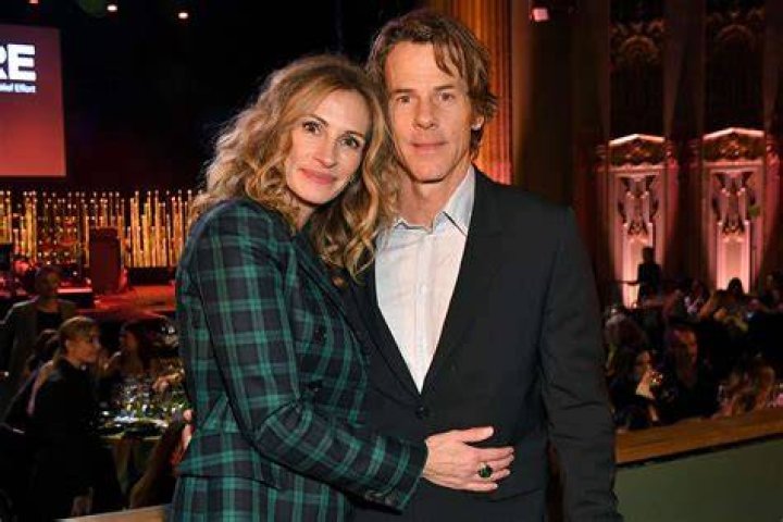 All About Julia Roberts And Her Husband