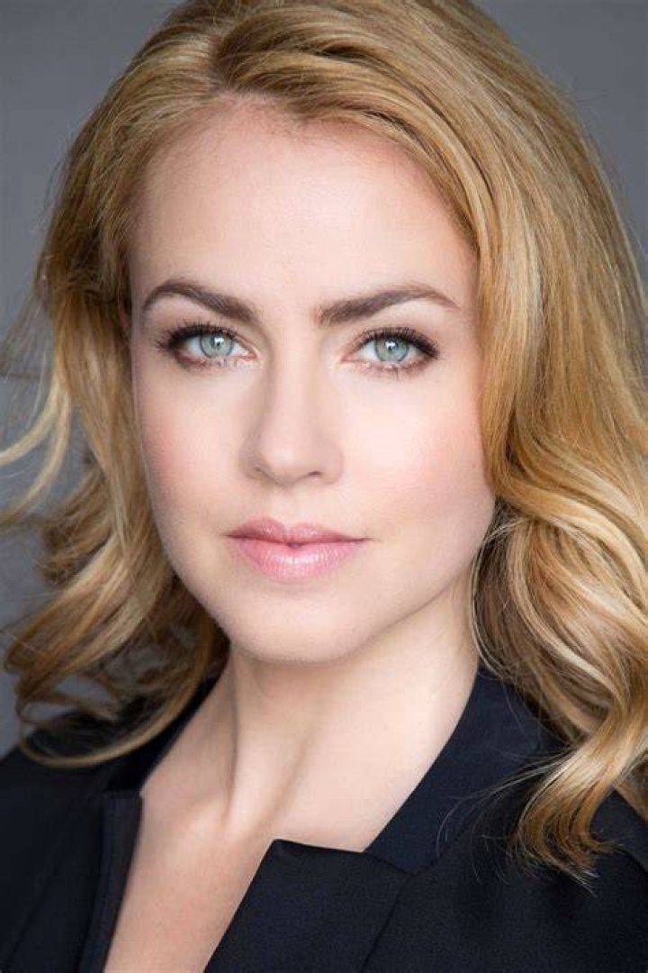 Amanda Schull Profile Images &mdash; The Movie Database (TMDB)