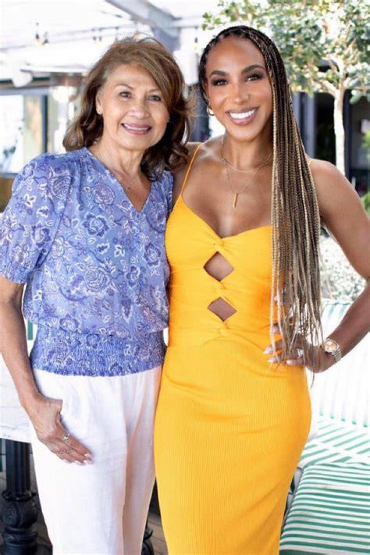 ANNEMARIE JOHNSON with her mother.l2965.(Credit Image &copy; Lisa Rose
