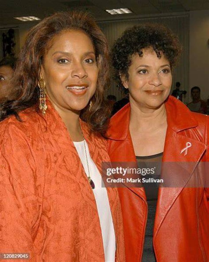 Are Phylicia Rashad and Debbie Allen related? ·