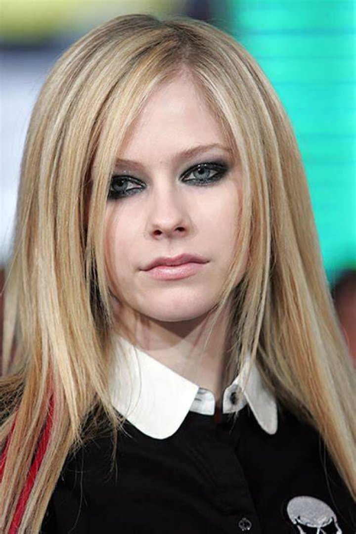 Avril Lavigne the Smokey Eye Makeup Wallpapers Collection