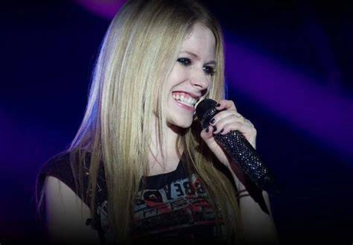 Avril Ramona Lavigne born 27 September 1984) is a Canadian and French