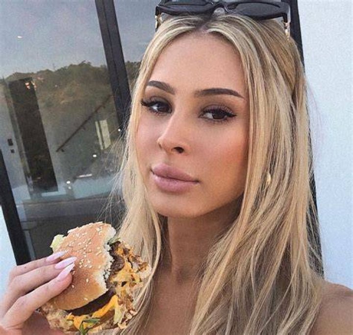 Becca Vlaszof Bio, Age, Height, Wiki Models Biography