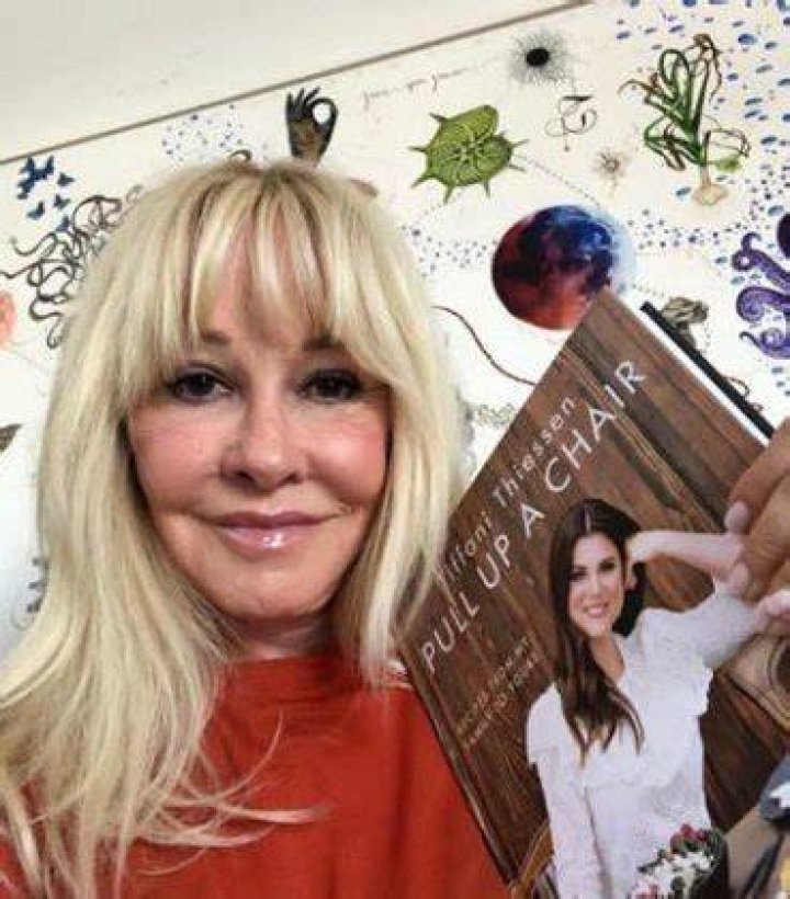 Becky Robbins Biography; Net Worth, Age, Height And Art