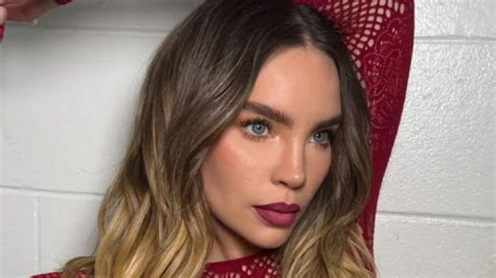Belinda serenades and reconciles a couple American Post
