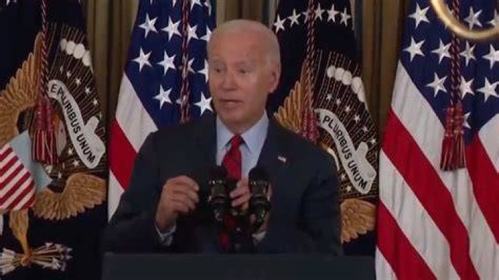 Biden &lsquo;They Keep Telling Me&hellip; I Gotta Keep Wearing a Mask, But Don&rsquo;t