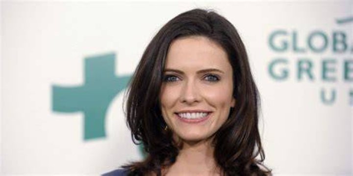 Bitsie Tulloch Biography, Age, Height, Husband, Net Worth, Family