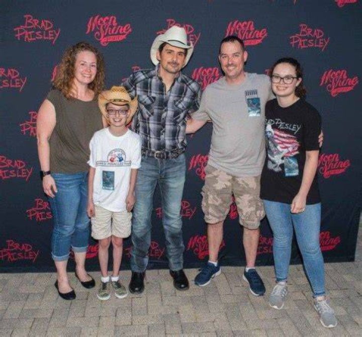 Brad Paisley And Family Photos