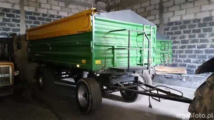 Brandys fotka przyczepy dwuosiowej 479141 Galeria rolnicza agrofoto