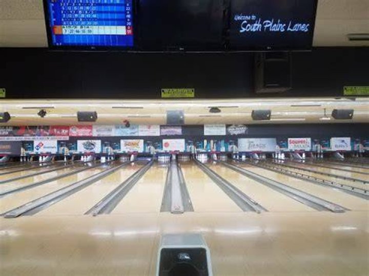 Brunswick South Plains Lanes Video Game Arcade Tour (Lubbock, Texas