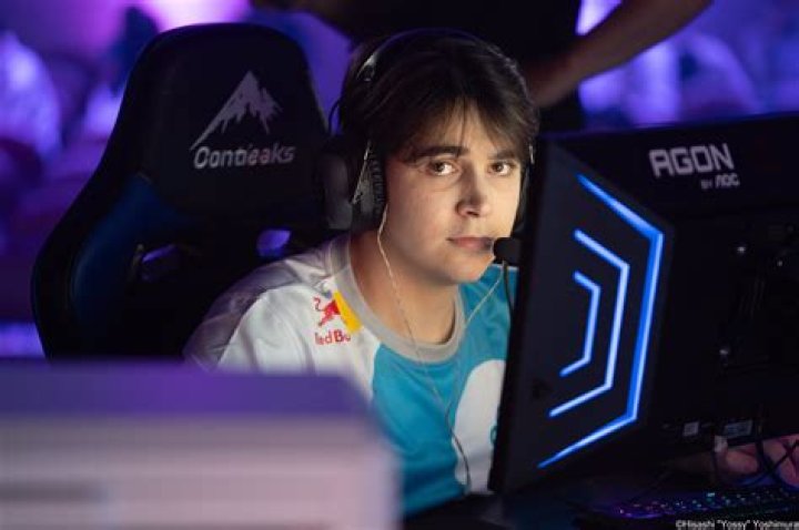 C9 Jakee Girlfriend Julee Valorant | Xenophobic Comment Went Viral