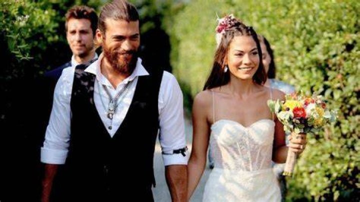 Can Yaman Married Demet &Ouml;zdemir 2020 Yila Left Her Mark YouTube