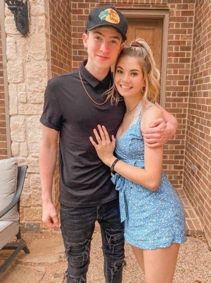 Cash Baker Height, Weight, Age, Net Worth, Family, Bio, Salary
