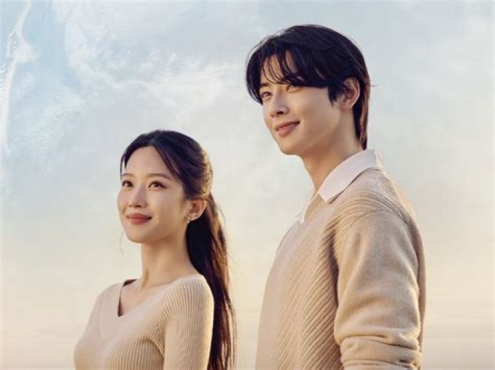 Cha Eun Woo v&agrave; Moon Ga Young đang hẹn h&ograve;? Tin đồn hẹn h&ograve; của họ đang