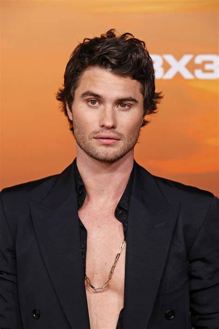 Chase Stokes' Dating History Madelyn Cline and More