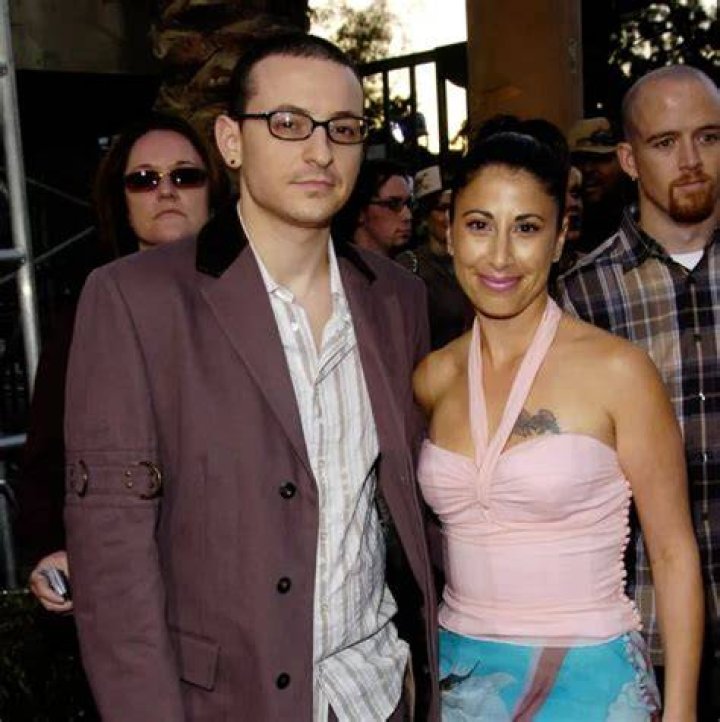 Chester Bennington (Singer) Wiki, Bio, Height, Weight, Spouse, Age, Wife, Net, Worth, Family, Facts
