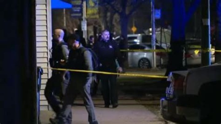 Chicago man who killed family and himself was banned from home over death threats, d
