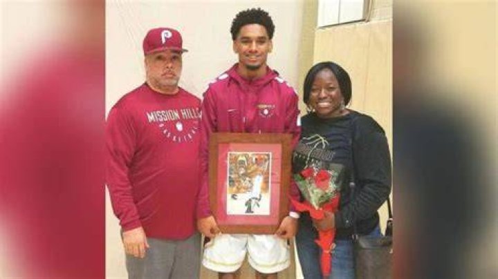 Chris Olave Family (Parents & Siblings), Girlfriend And Facts