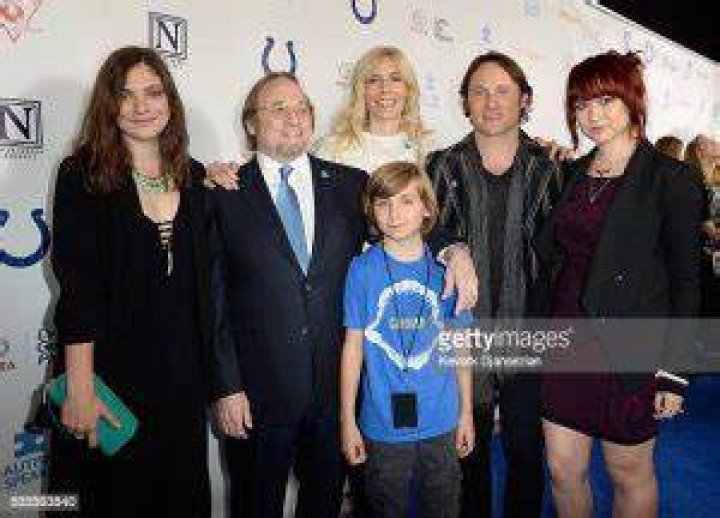 Chris Stills, Justin Stills, Jen Stills, Oliver Ragland, Eleanor Stills, Henry Stills