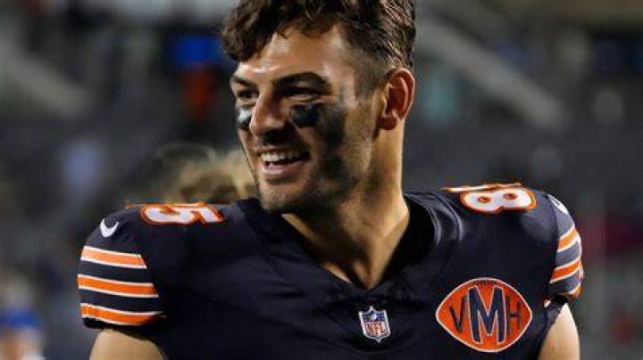 Cole Kmet Biography , Girlfriend Age, Height, Family Instagram, Salary |