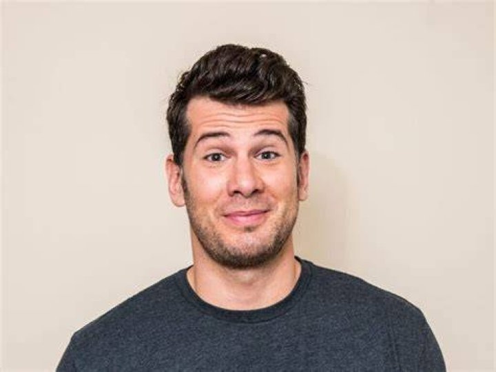 Comedian Steven Crowder's estranged wife Hilary posts cryptic 'divorce