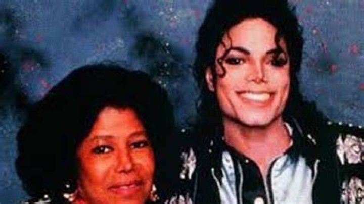 &iexcl;Cumpli&oacute; 90 a&ntilde;os! Mira c&oacute;mo luce actualmente la mam&aacute; de Michael Jackson