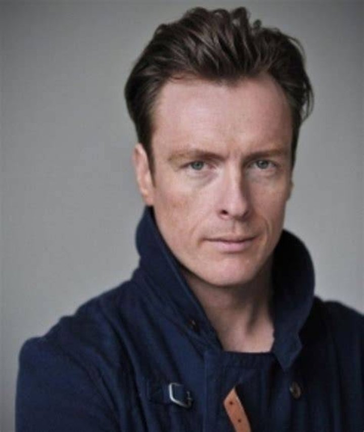 &iquest;Cu&aacute;nto mide Toby Stephens?