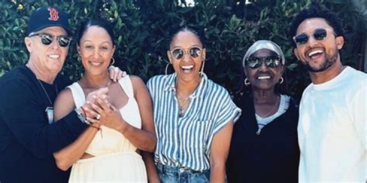 Darlene Mowry and Timothy Mowry attend the Tia Mowry's Babyparty at Il