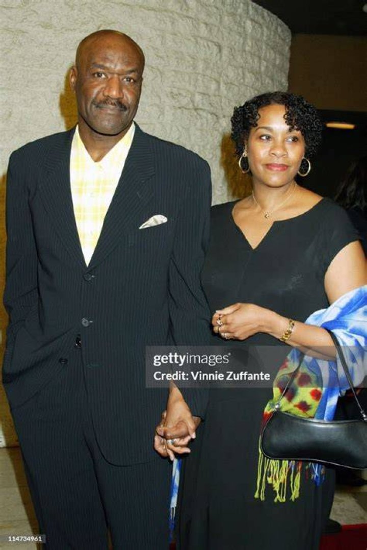 Delroy Lindo and wife attending the premiere of "The Core" at Mann's
