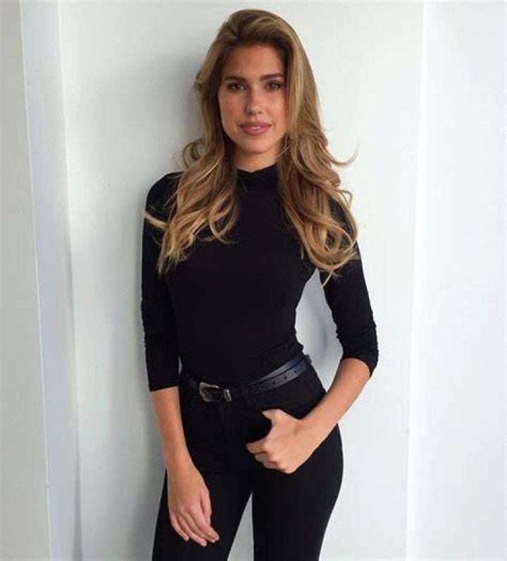 Delve Into The World Of Kara Del Toro: Instagram Icon, Fashion Trailblazer