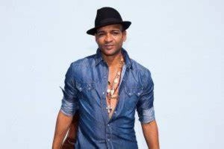 Descemer Bueno - Most Famous Singers from Cuba