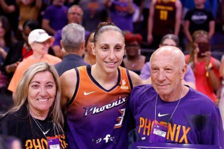 Diana Taurasi Parents Mario And Liliana Are Her Biggest Supporter