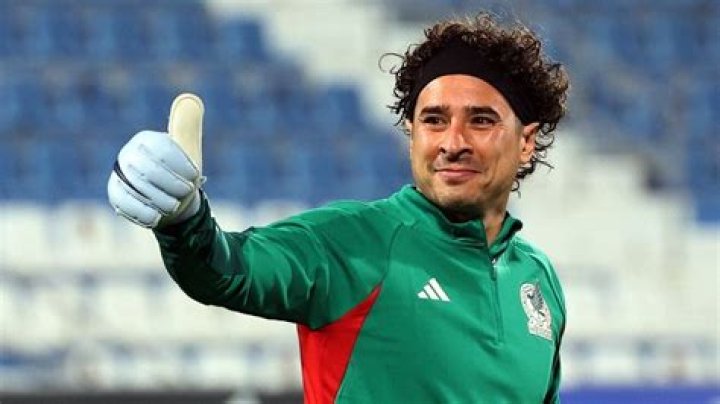 Did Memo Ochoa Retire