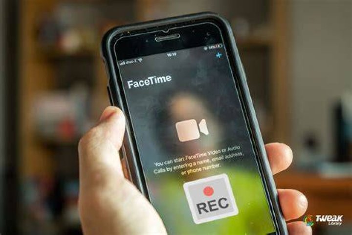 Does Facetime Tell You When Someone Screenshot? ITGeared