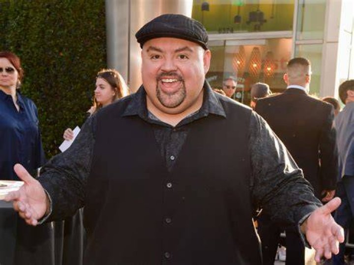 Does Gabriel Iglesias have a wife?