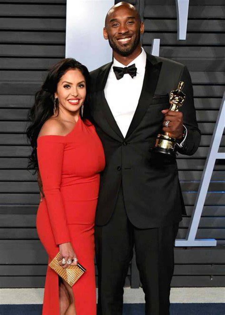 Does Vanessa Bryant Date