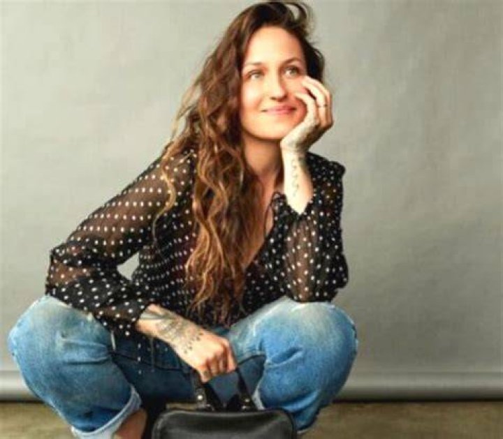 Domino Kirke- Wiki, Age, Ethnicity, Husband, Height, Net Worth, Career (Biographygist)