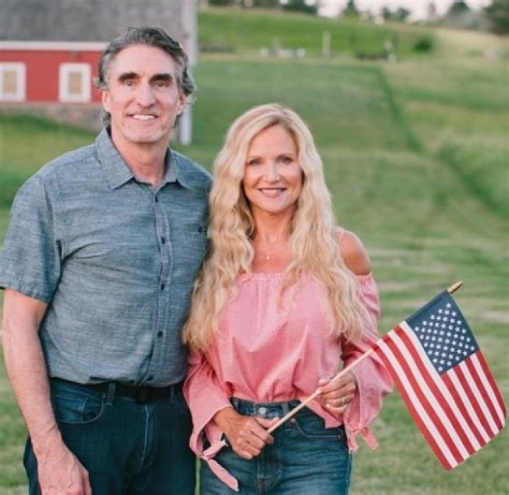 Doug Burgum Bio, Age, Parents, Wife, Children, Net Worth