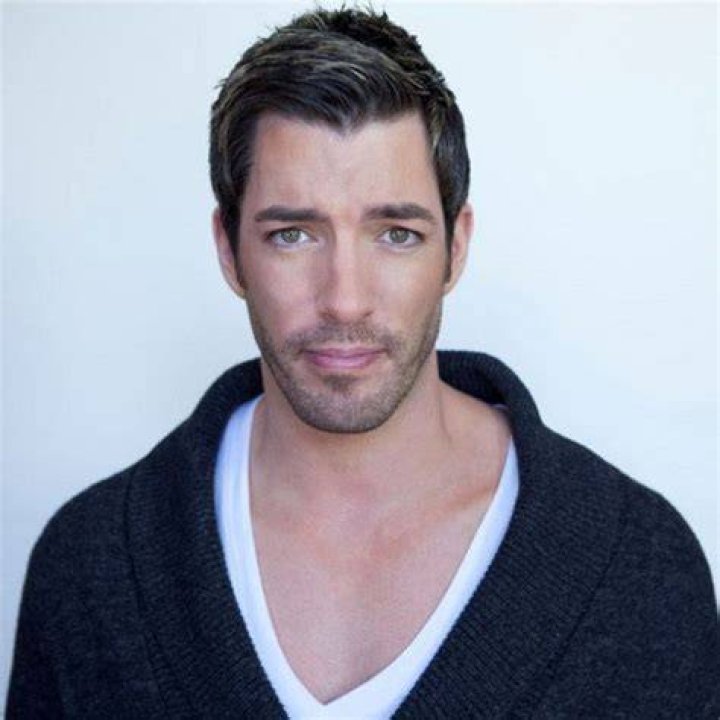 Drew Scott...yes please! NO WORRIES DREWSKIE &hearts;&hearts;&hearts; Drew scott