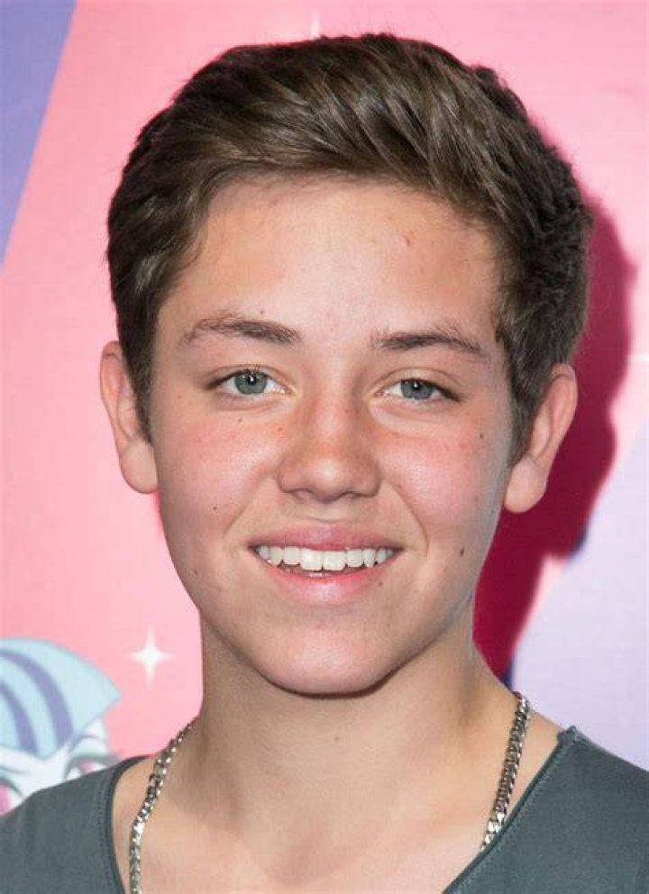 Ethan Cutkosky Biography, Height & Life Story Super Stars Bio