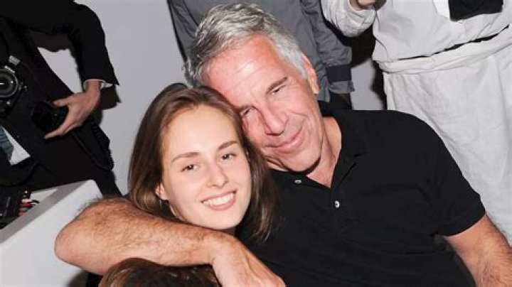 Even Jeffrey Epstein&rsquo;s girlfriend, the last person to speak on phone